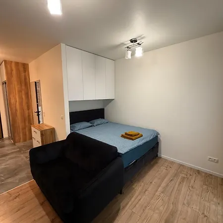 דירה New Cozy In A Gated Complex In Wola ורשה